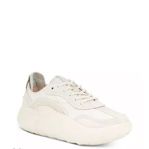 UGG Sneakers